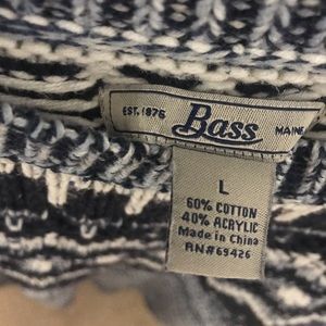 Blue and white sweater from bass.